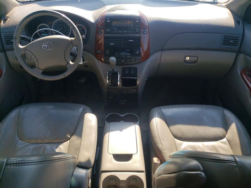 2004 Toyota Sienna xle 7 Passenger
