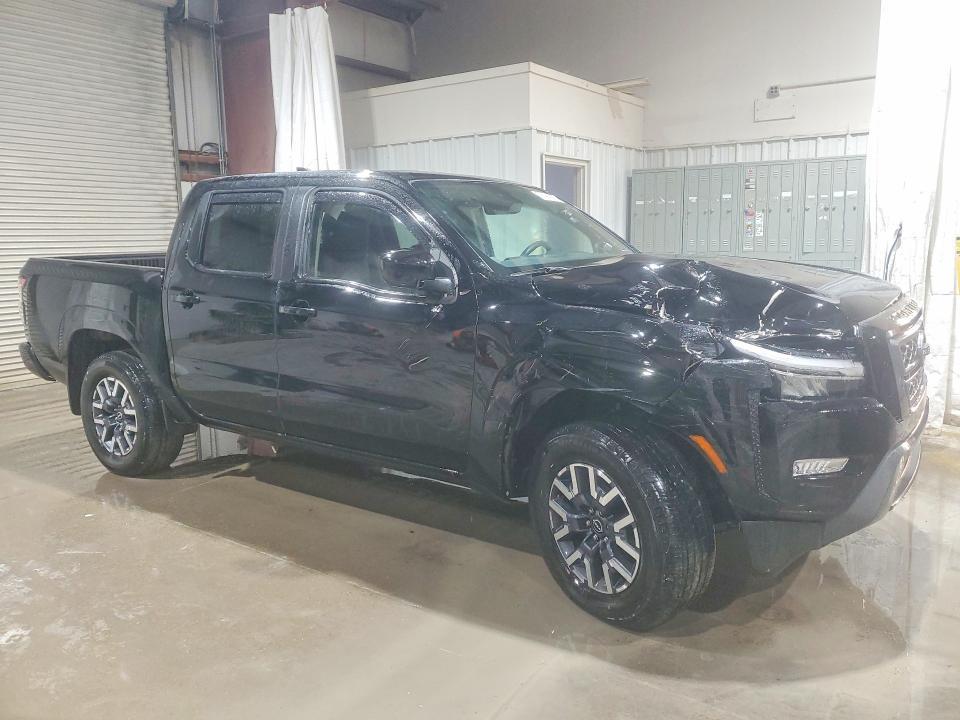 2024 Nissan Frontier SL