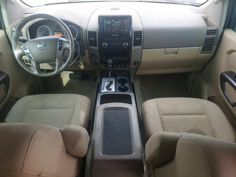 2015 Nissan Titan SV