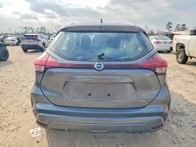 2021 Nissan Kicks sv