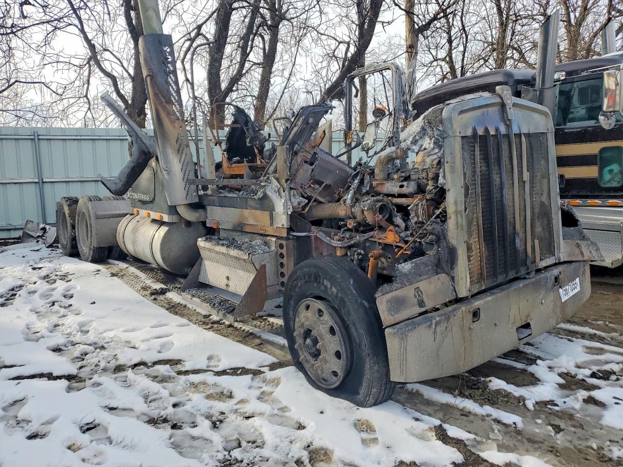 1999 Kenworth W900 Semi Truck