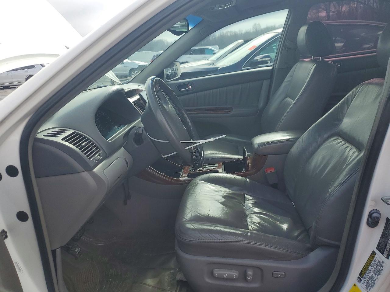2004 Toyota Camry le
