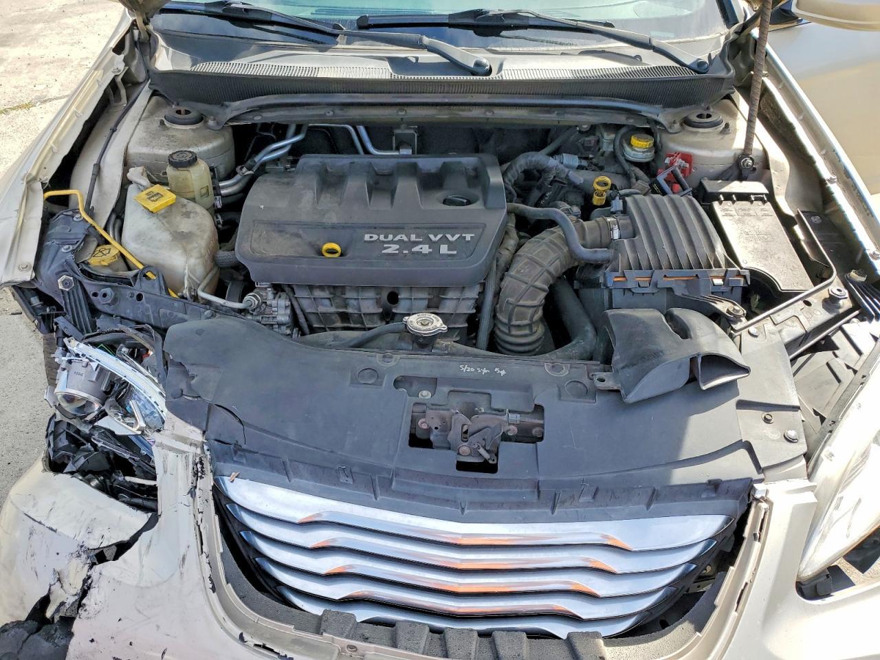 2013 Chrysler 200 lx