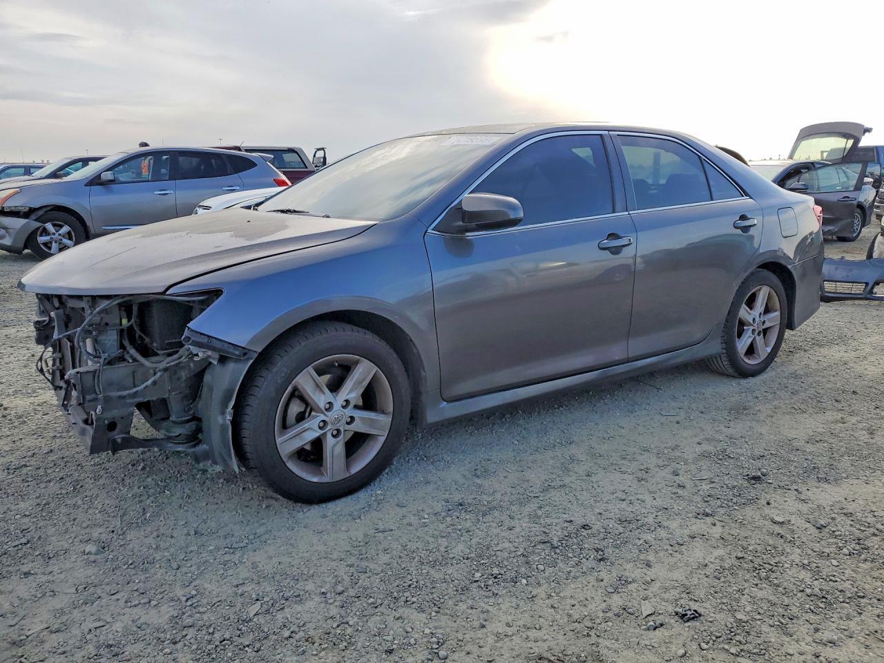 2013 Toyota Camry l