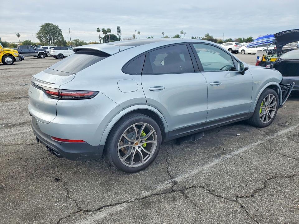 2022 Porsche Cayenne e Hybrid Coupe