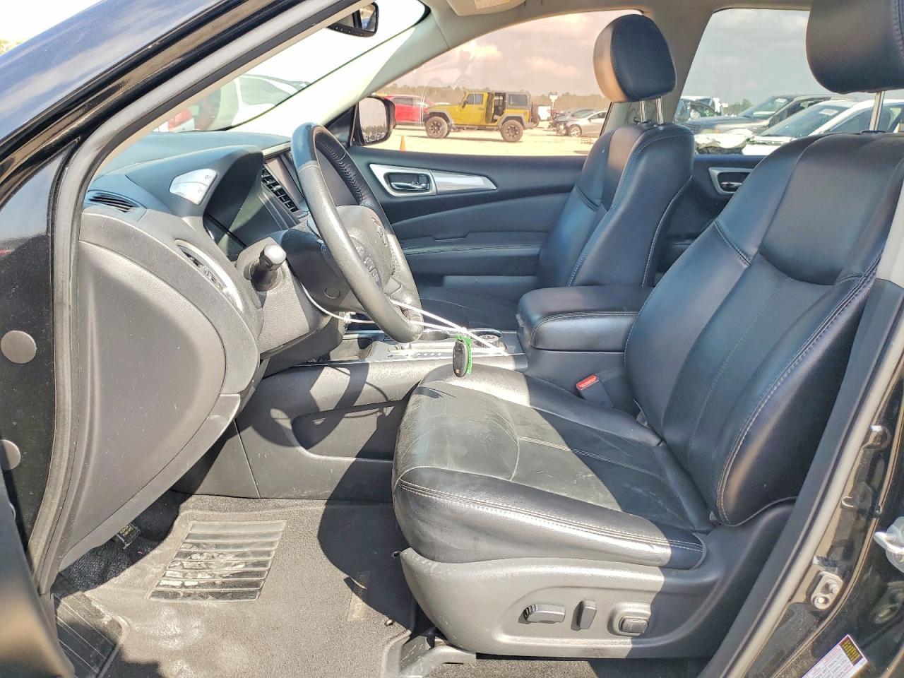 2018 Nissan Pathfinder s