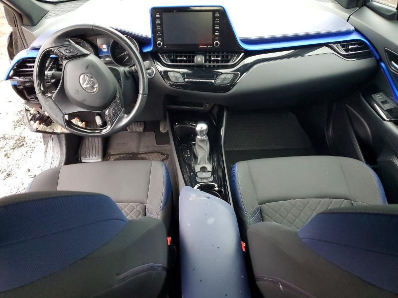 2021 Toyota C-hr xle