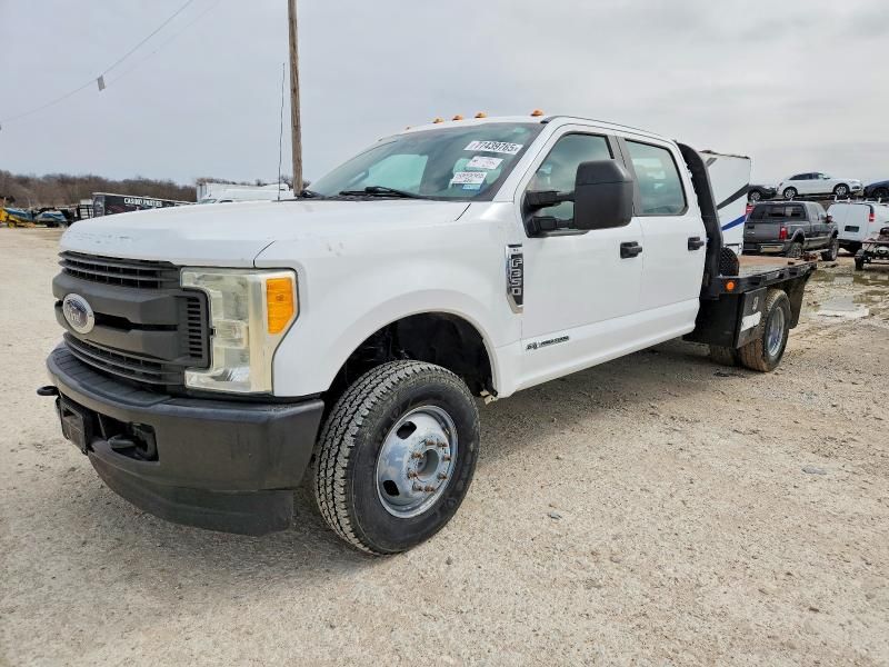 2017 Ford F350 Super Duty Flatbed Truck