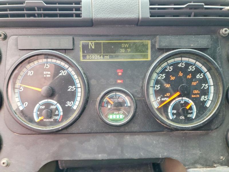 2015 Freightliner Cascadia Semi Truck