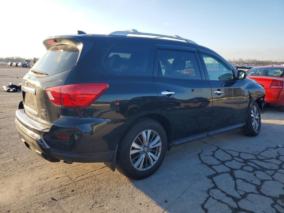 2020 Nissan Pathfinder sv