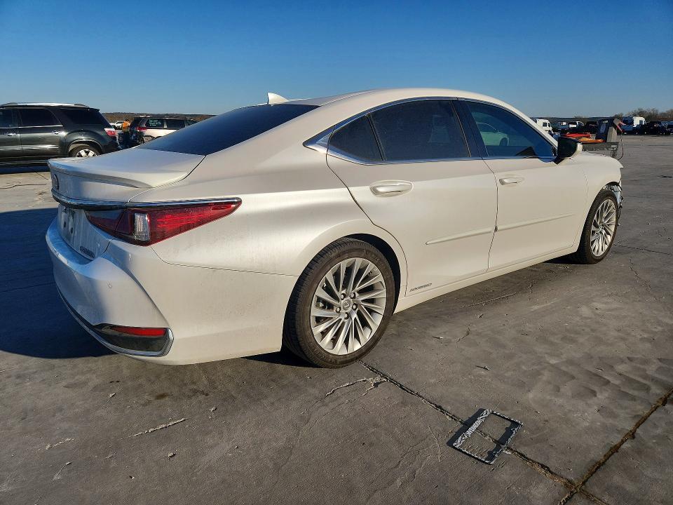 2022 Lexus Es 300h Ultra Luxury