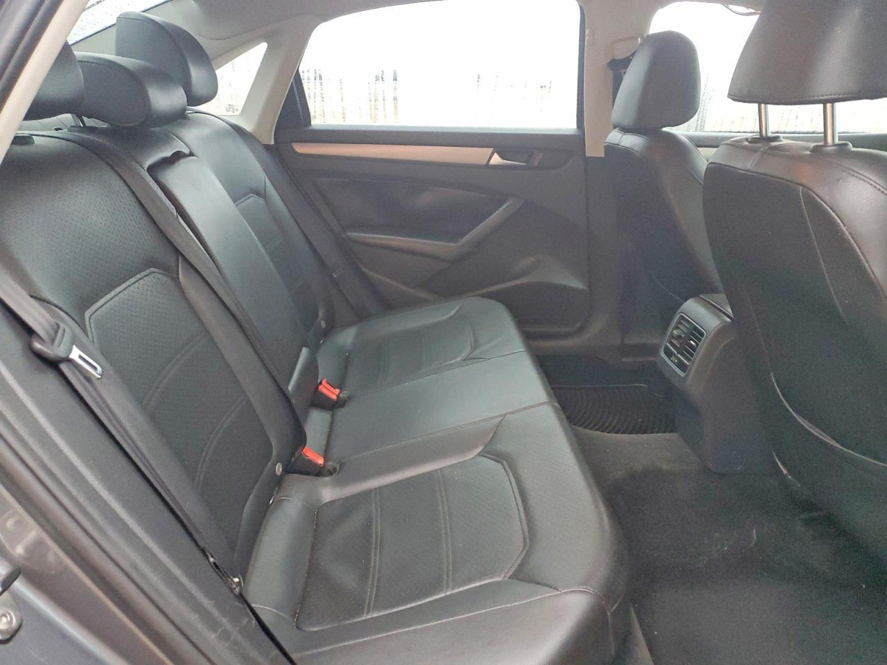 2014 Volkswagen Passat se
