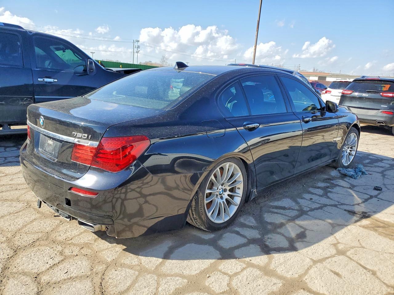 2013 BMW 750 xi