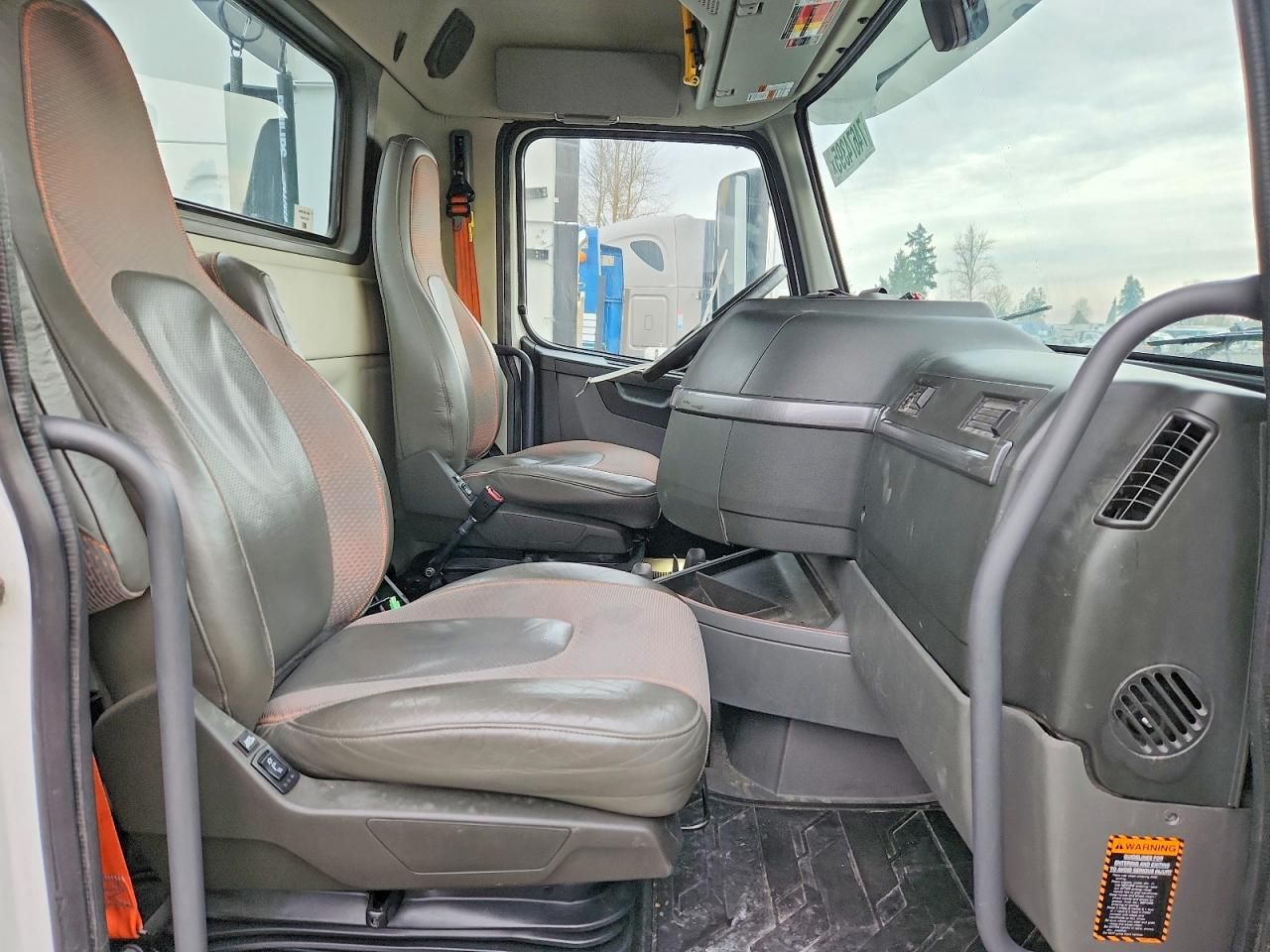 2020 Volvo VNR Semi Truck