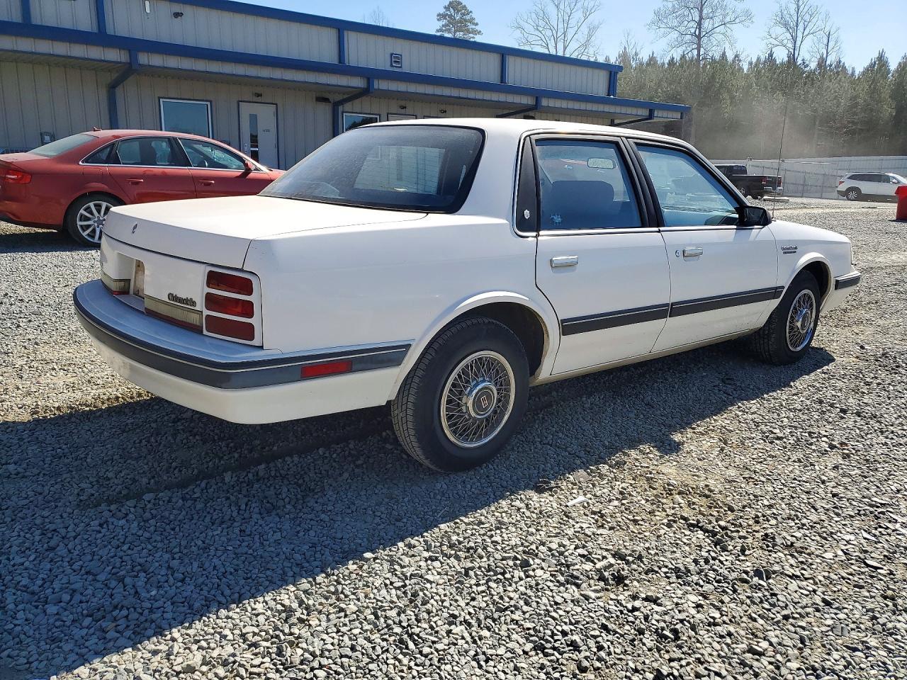 1992 Oldsmobile Cutlass Ciera Base