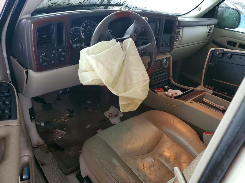 2004 Cadillac Escalade Luxury