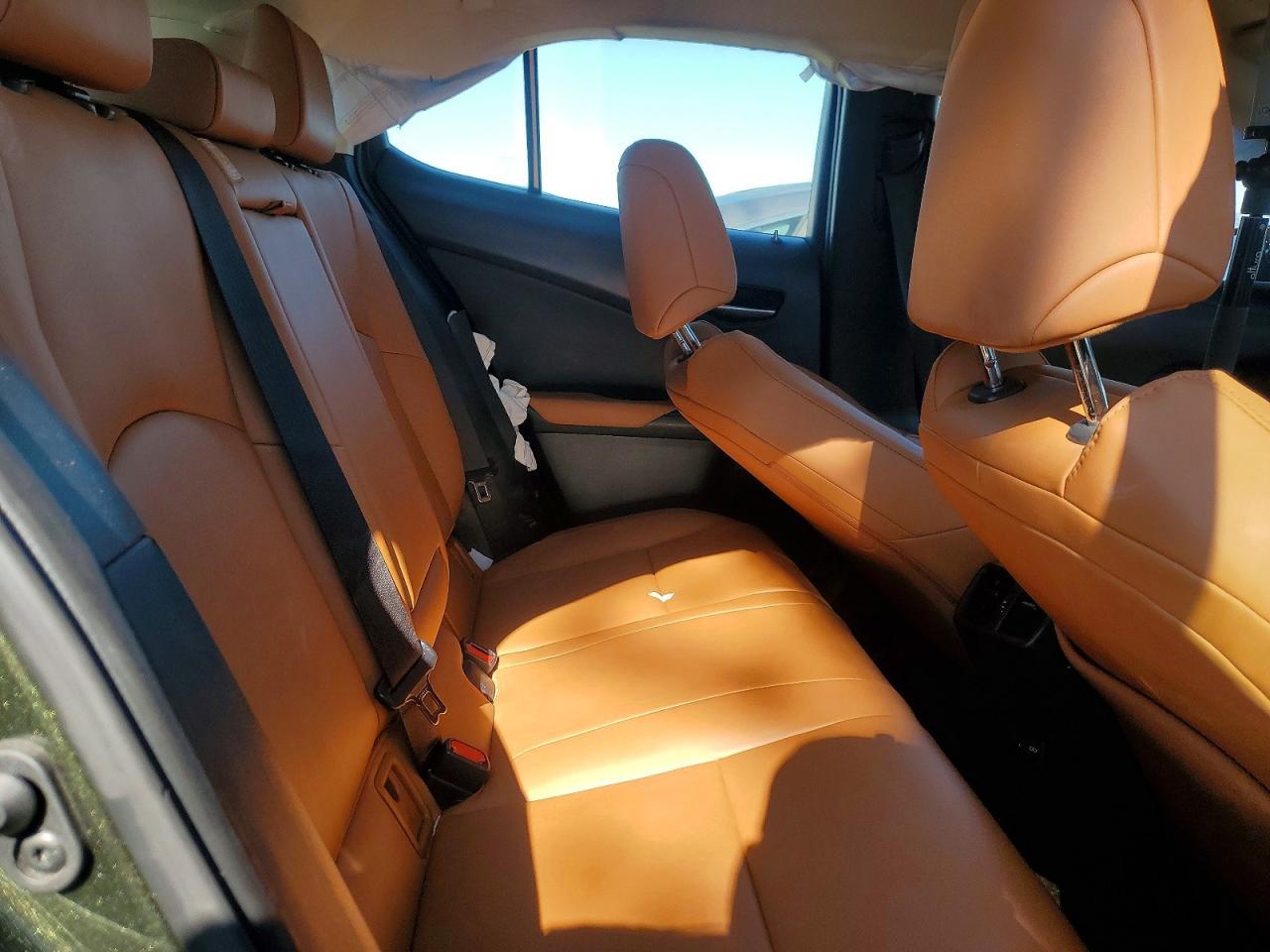 2022 Lexus Ux 250h Base