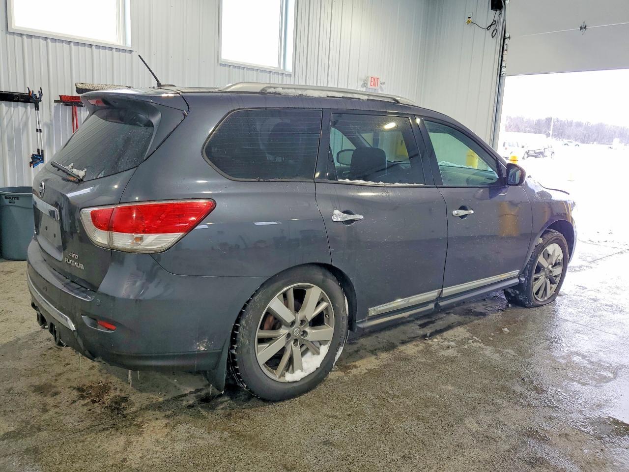 2013 Nissan Pathfinder s