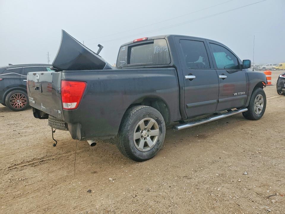 2014 Nissan Titan SV