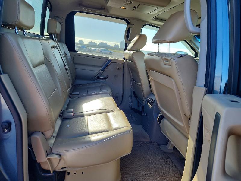 2011 Nissan Titan s
