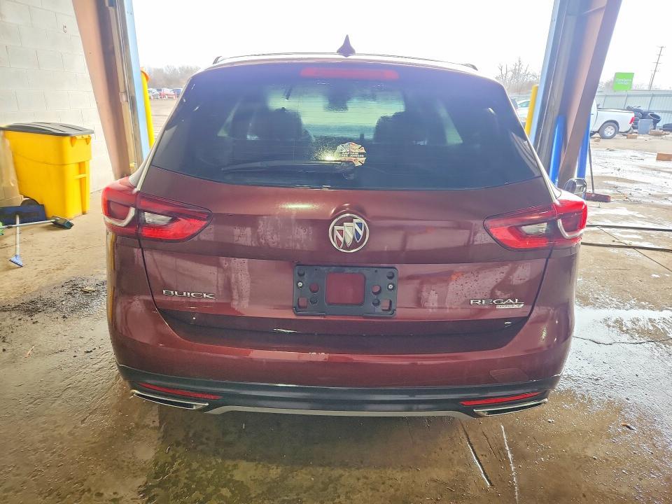 2018 Buick Regal Tourx Essence