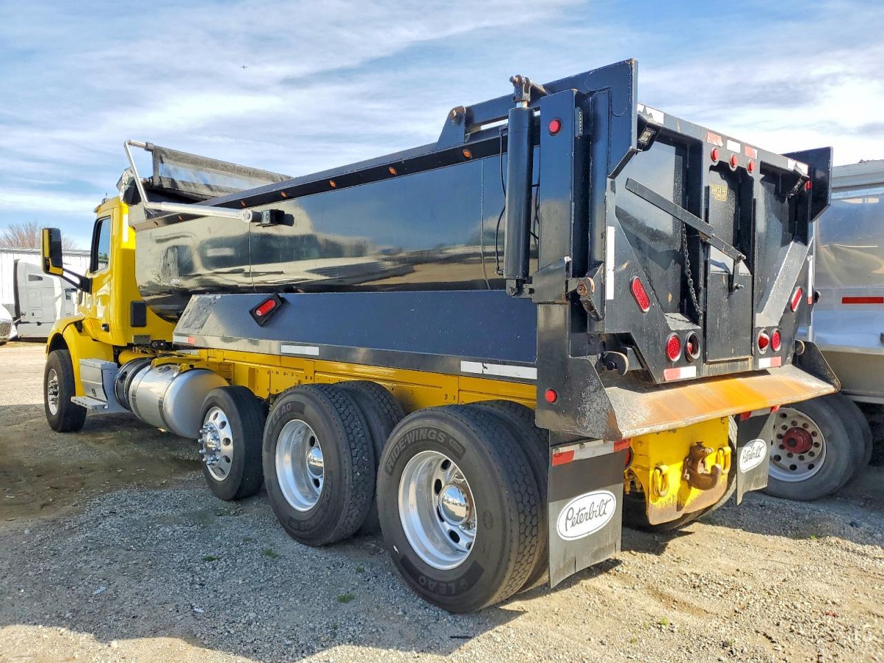 2020 Peterbilt Tractor 579