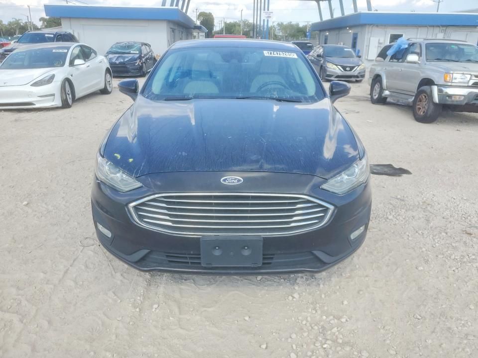 2020 Ford Fusion se