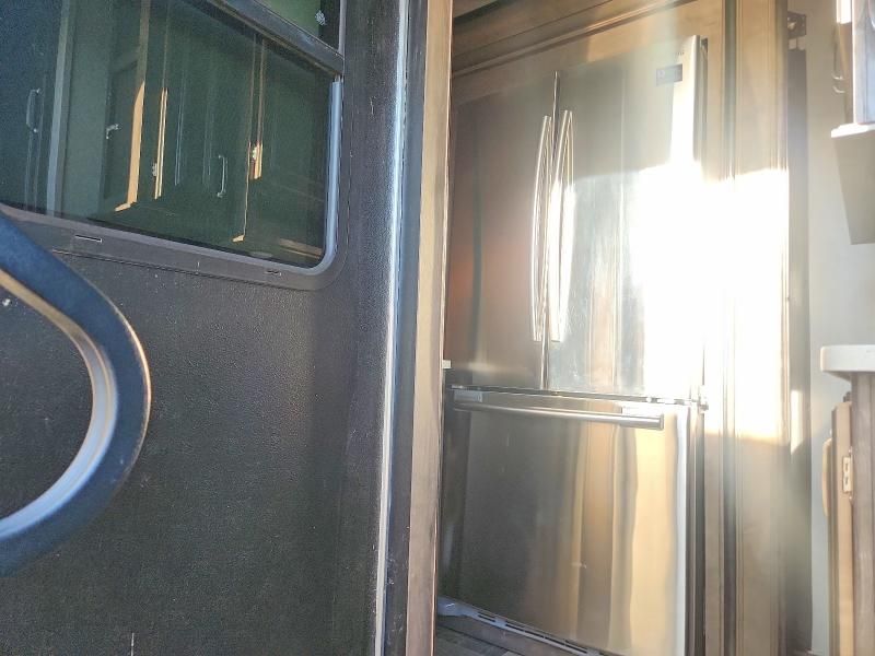 2019 Keystone Montana Camper