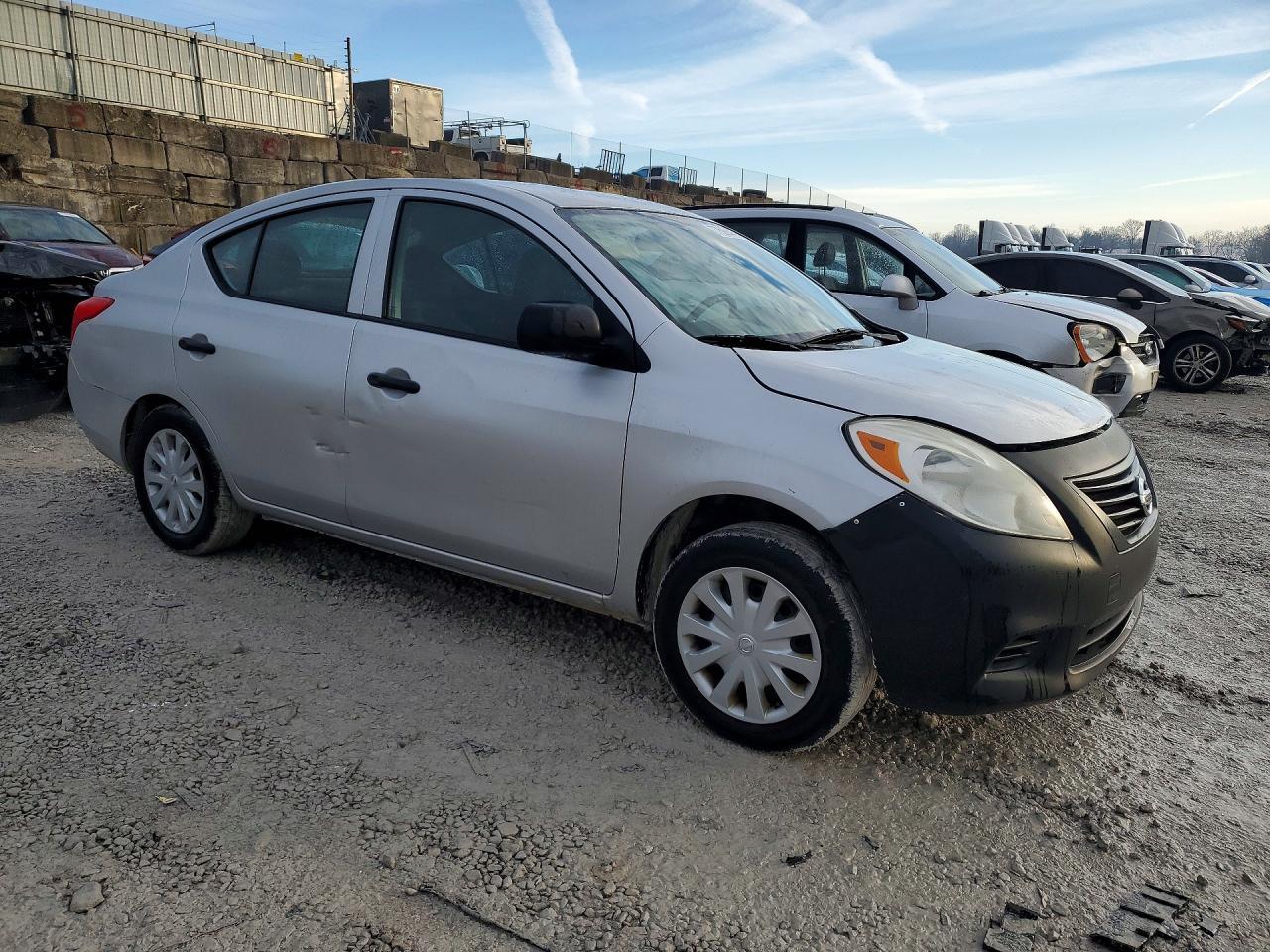2014 Nissan Versa s