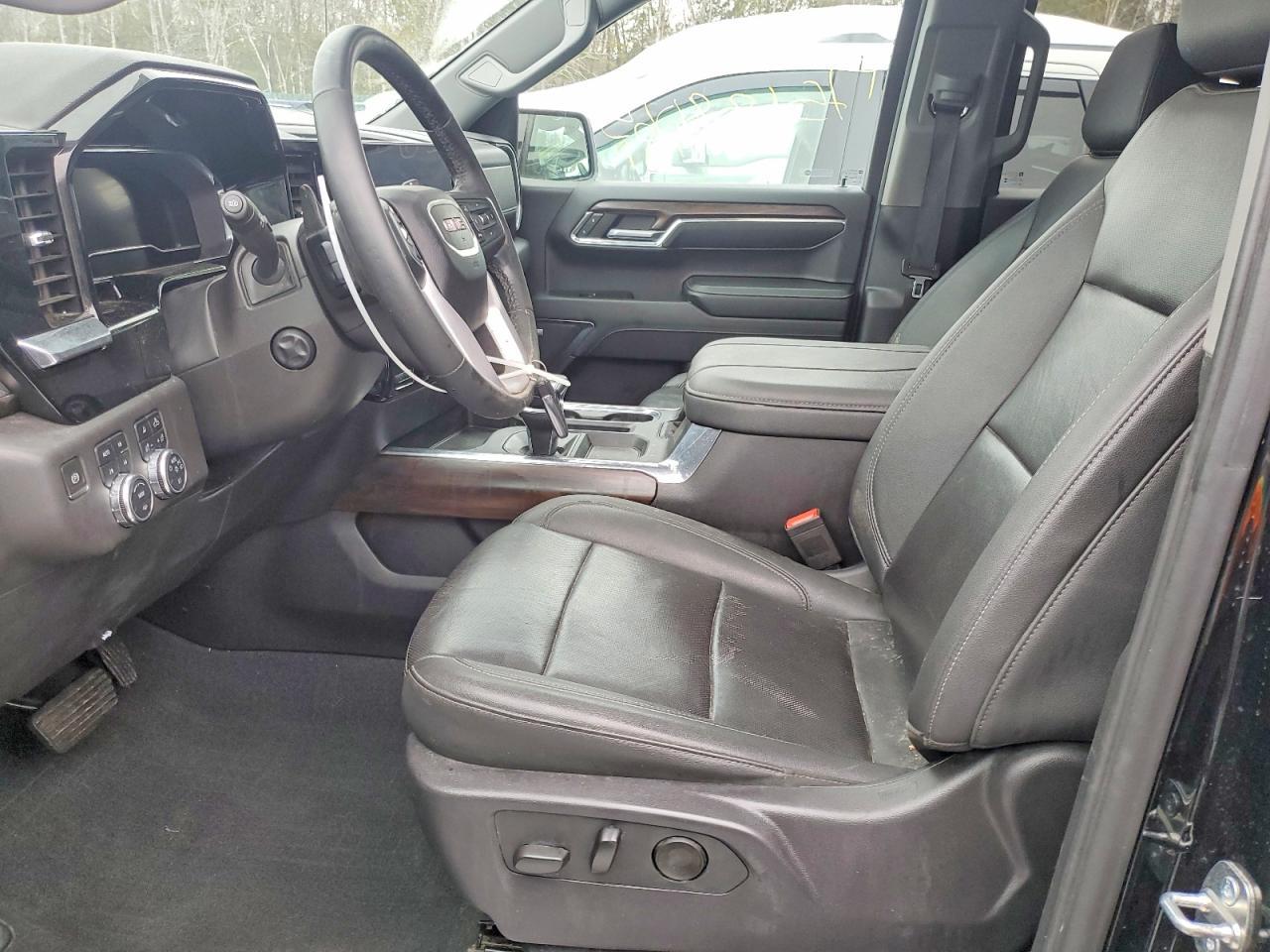 2024 GMC Sierra K1500 slt