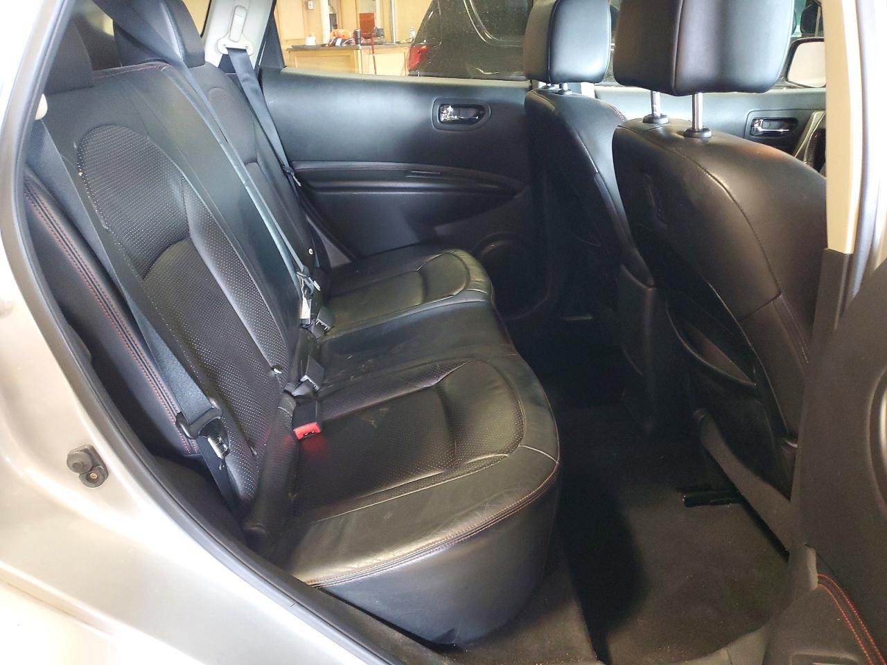 2011 Nissan Rogue s