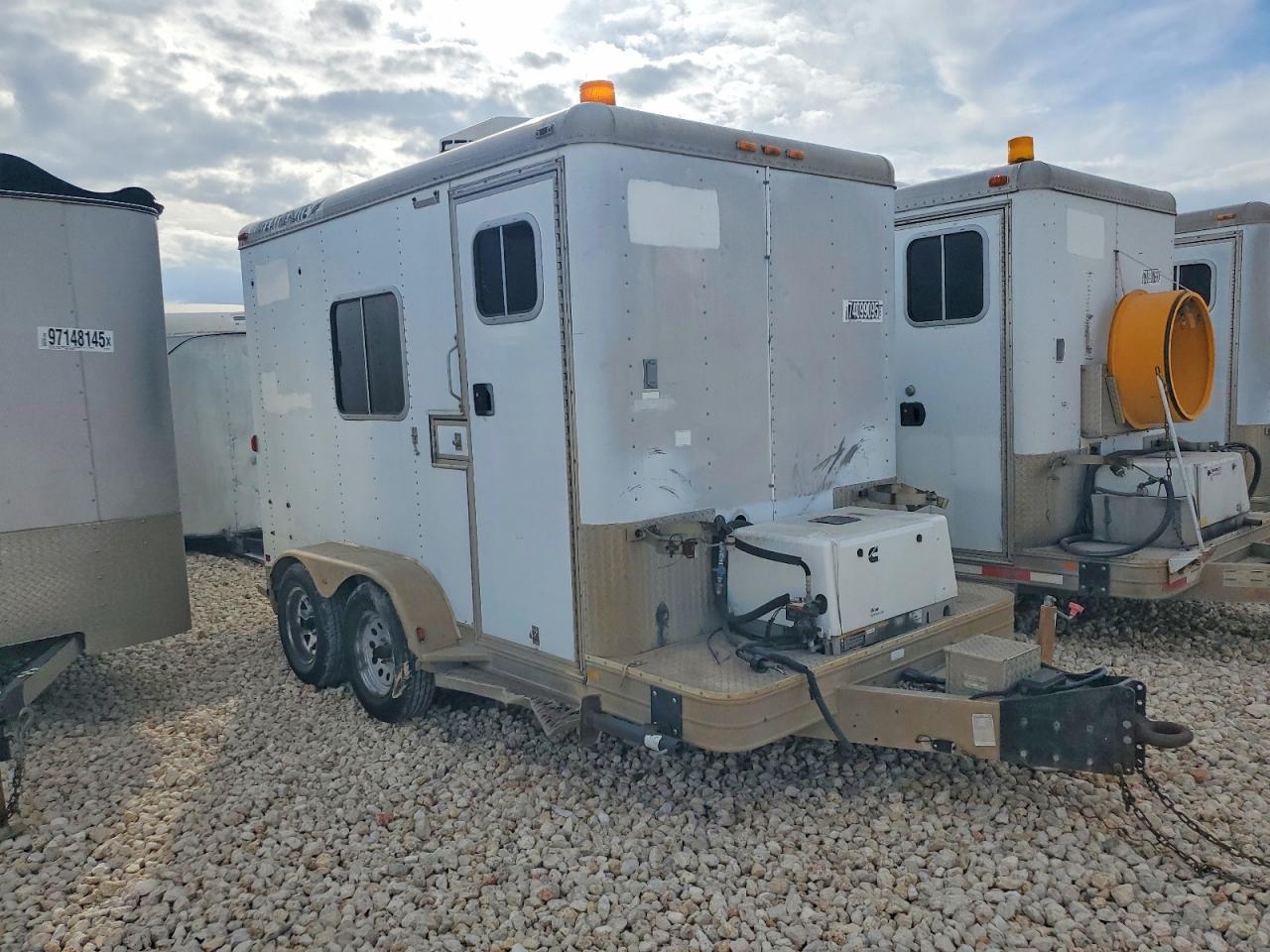 2000 Pelsue Fiber Optic Splicing Trailer
