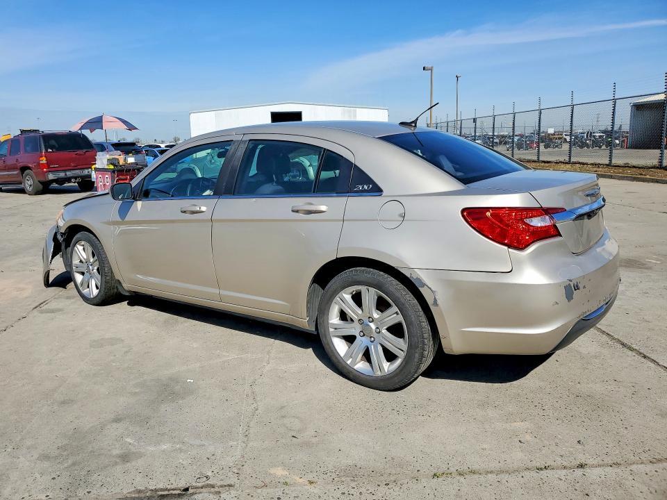 2013 Chrysler 200 lx