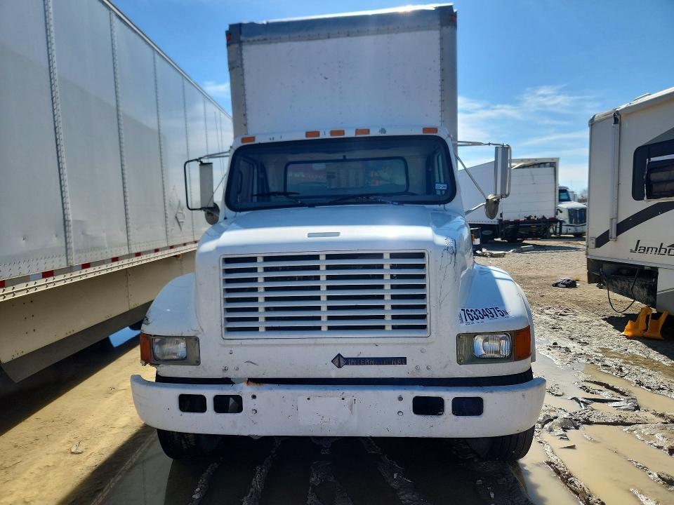 2000 International 4700 box Truck