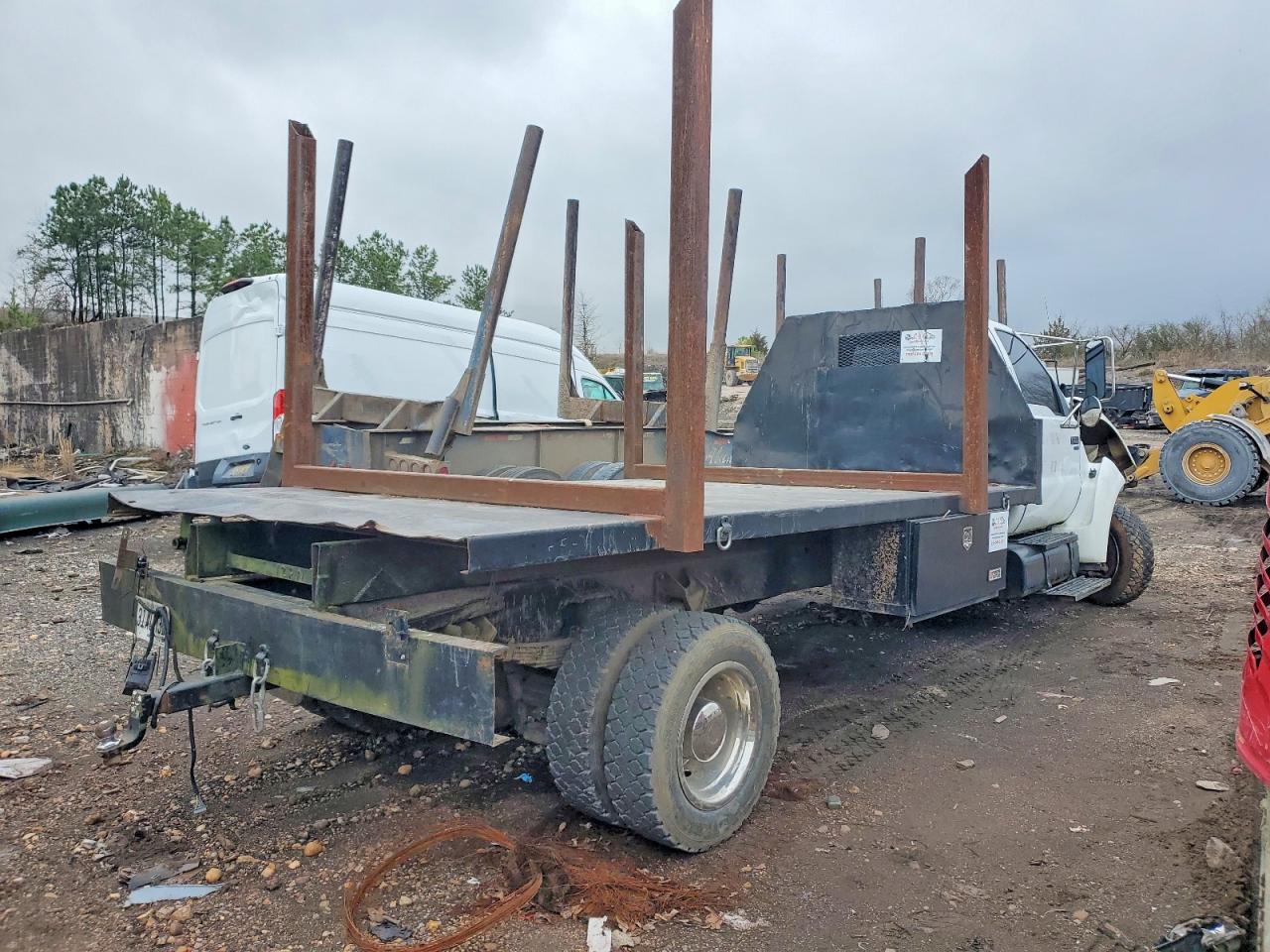 2006 Ford F650 Super Duty Flatbed Truck