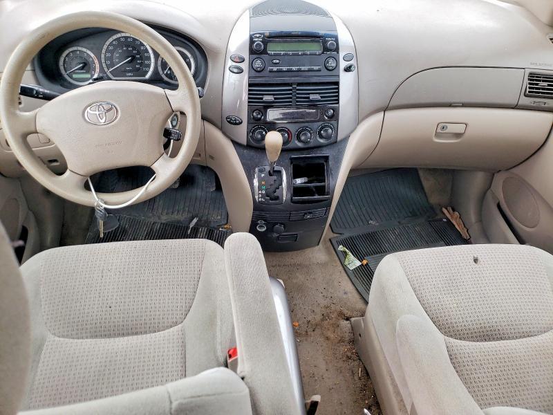 2006 Toyota Sienna ce 7 Passenger