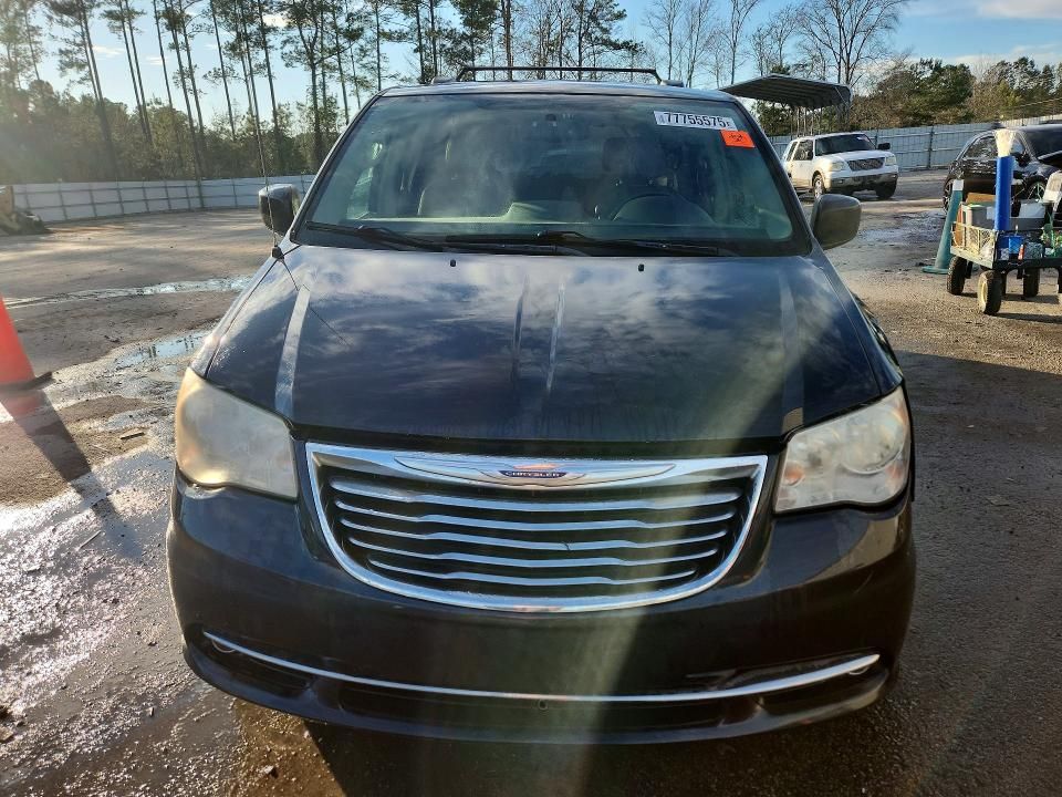 2013 Chrysler Town & Country Touring