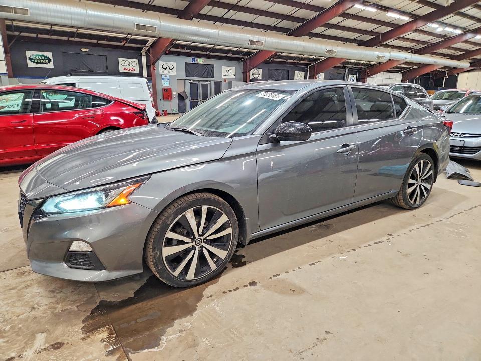 2020 Niss Altima 2.5 sr