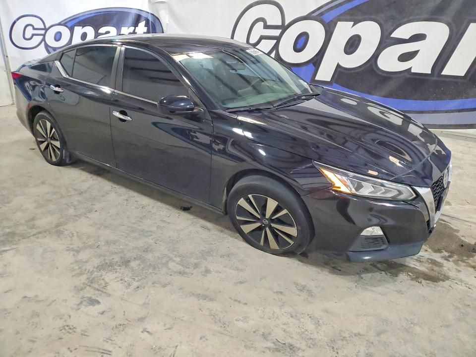 2021 Nissan Altima sv