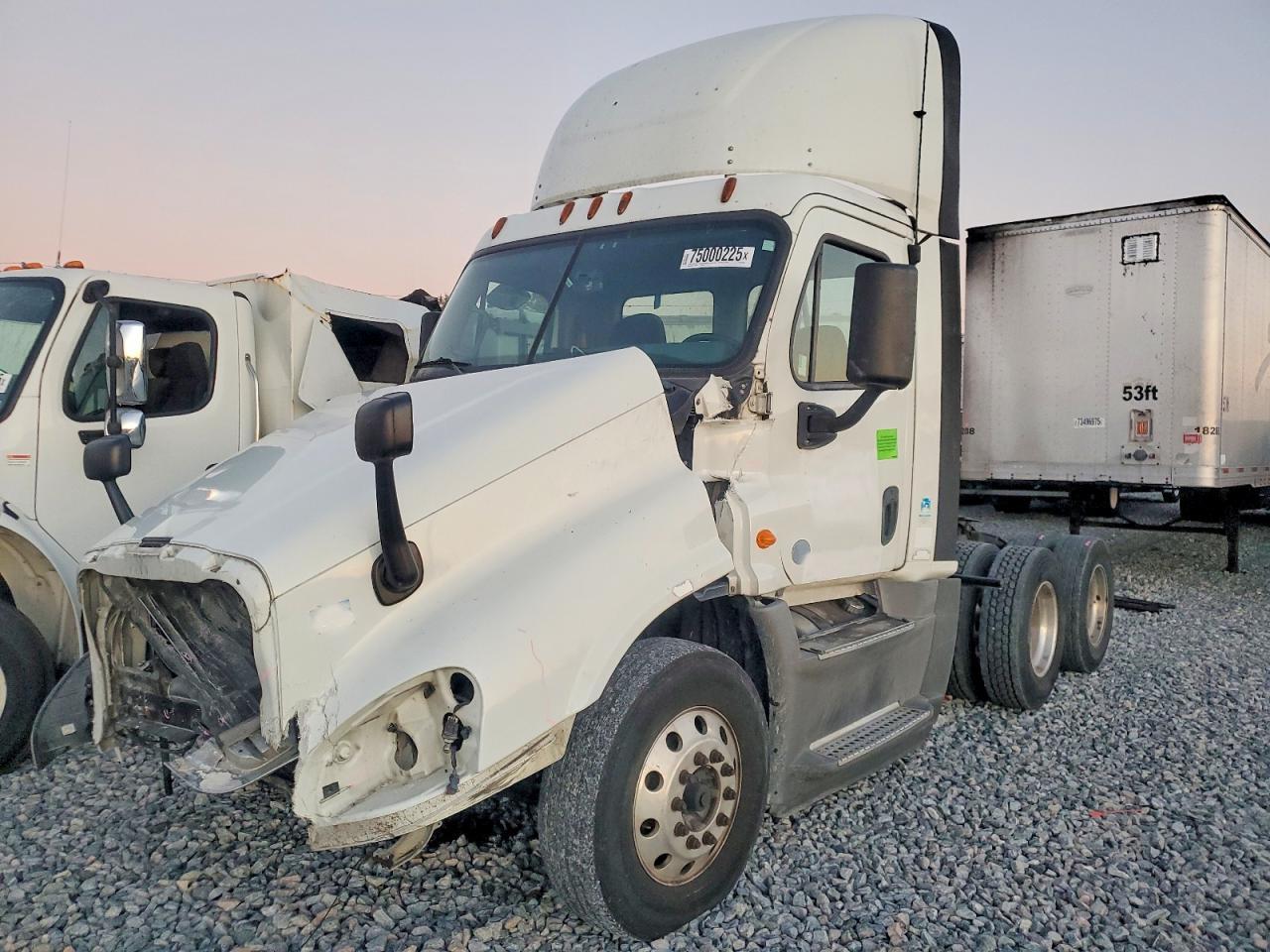 2015 Freigliner 2015 Freightliner Cascadia Semi Truck
