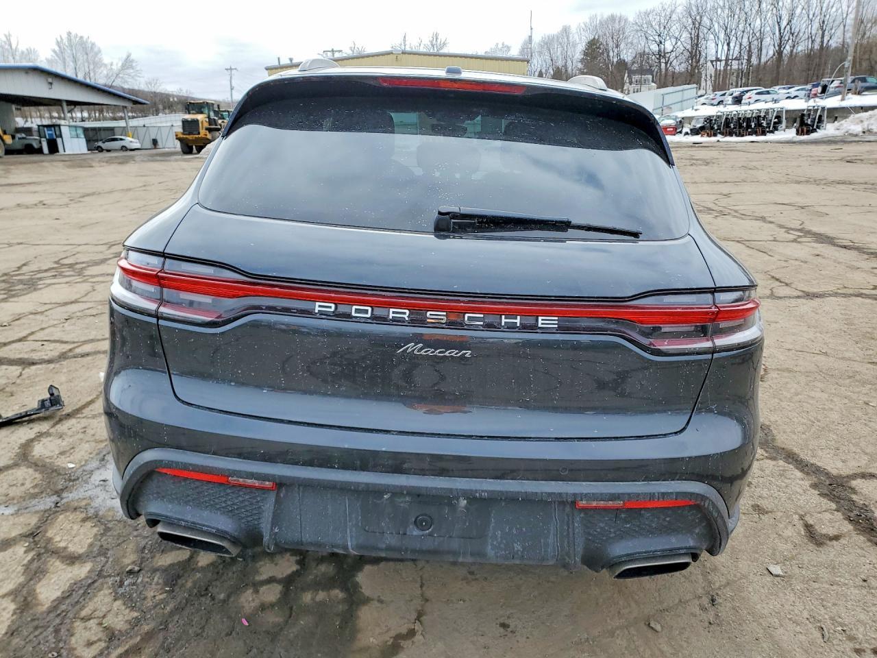 2023 Porsche Macan Base