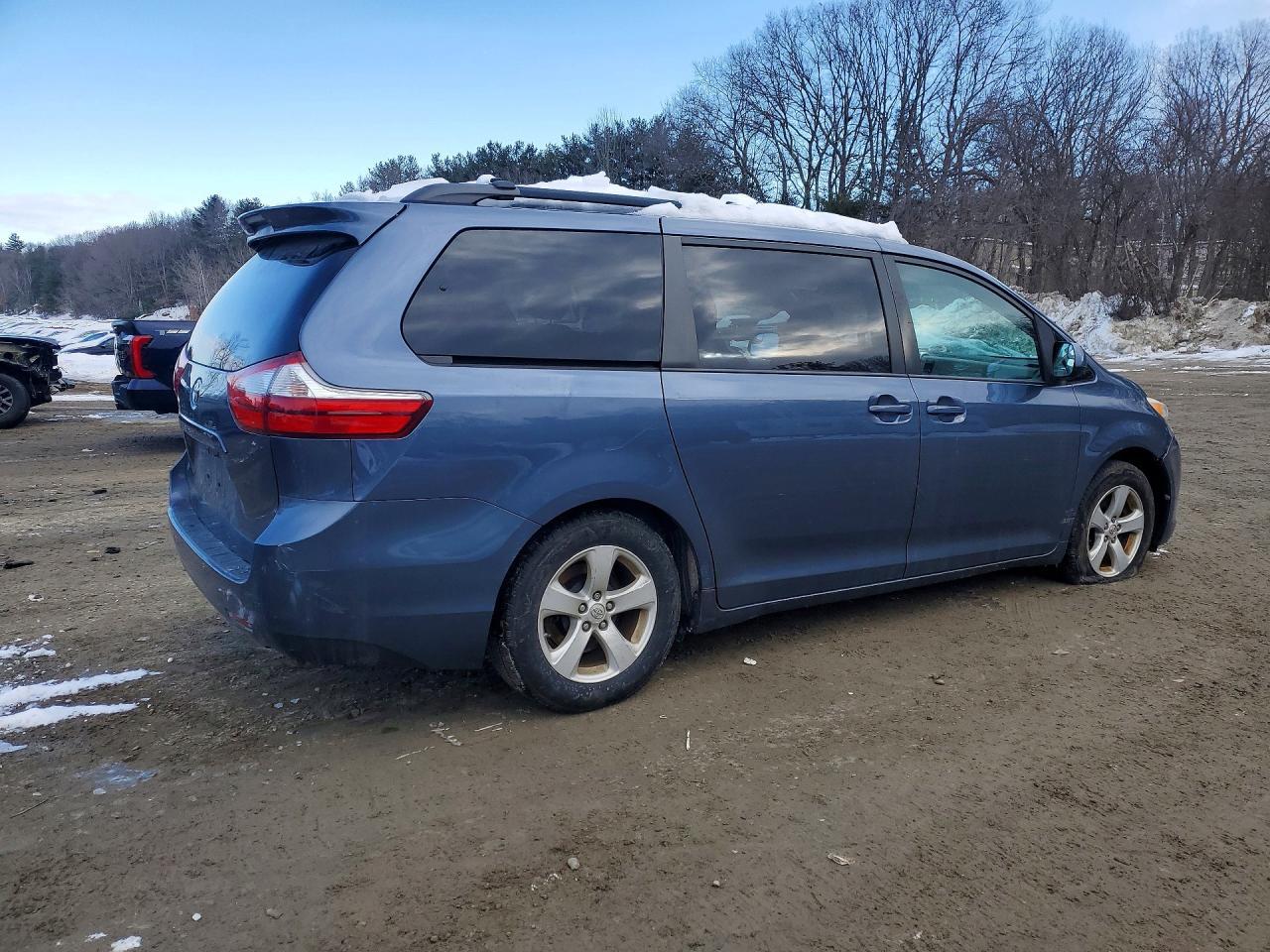 2015 Toyota Sienna le