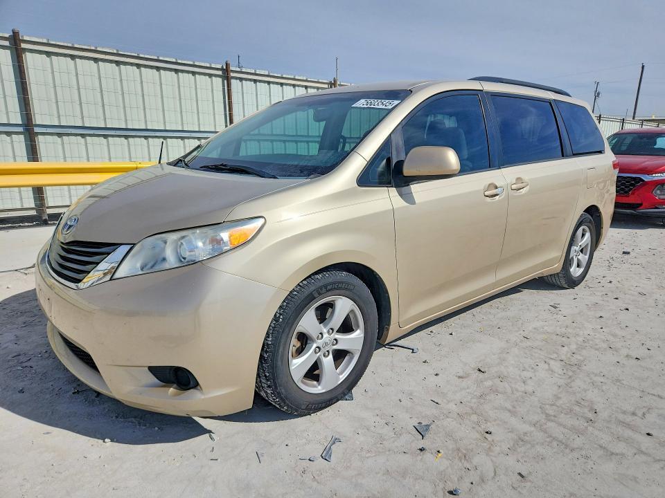 2014 Toyota Sienna le