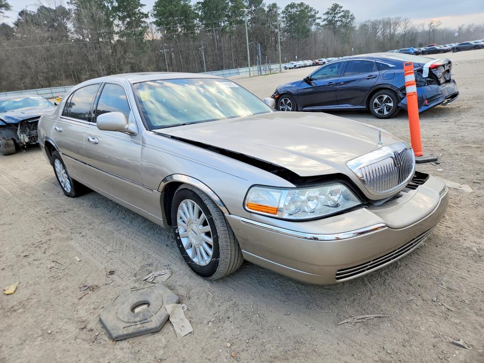 2003 Lincoln Town car Signature