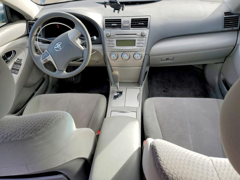 2011 Toyota Camry le