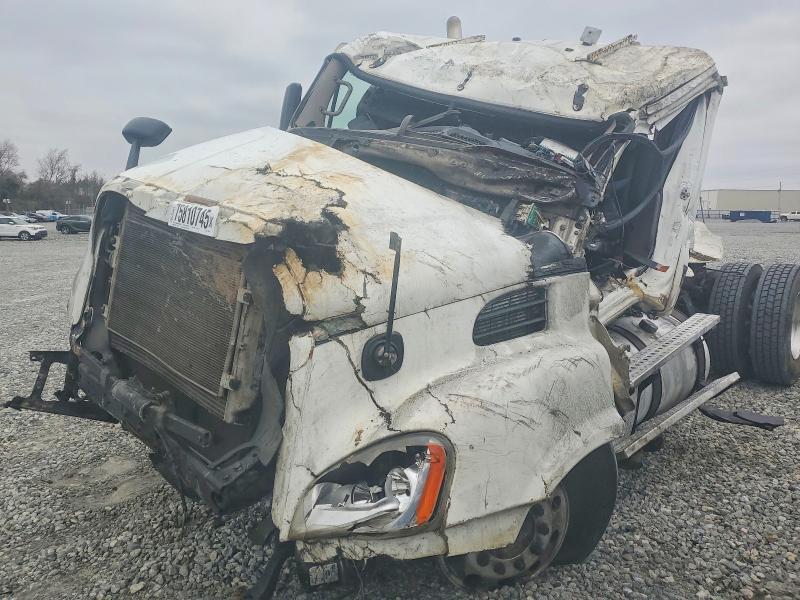 2013 Freightliner Cascadia Semi Truck
