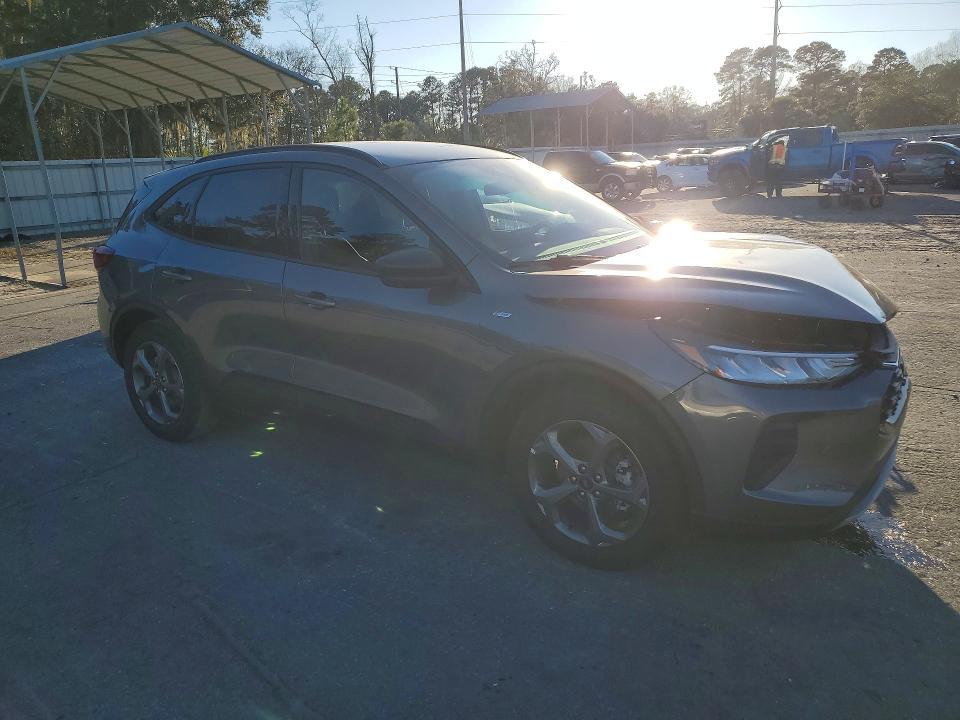 2025 Ford Escape st Line