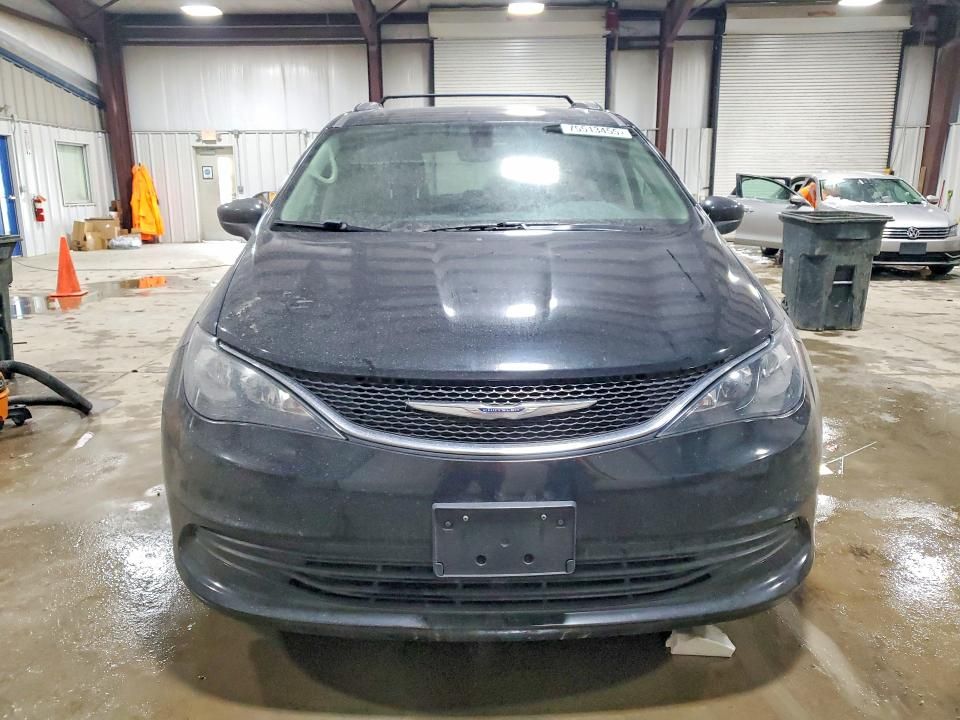 2020 Chrysler Voyager lxi