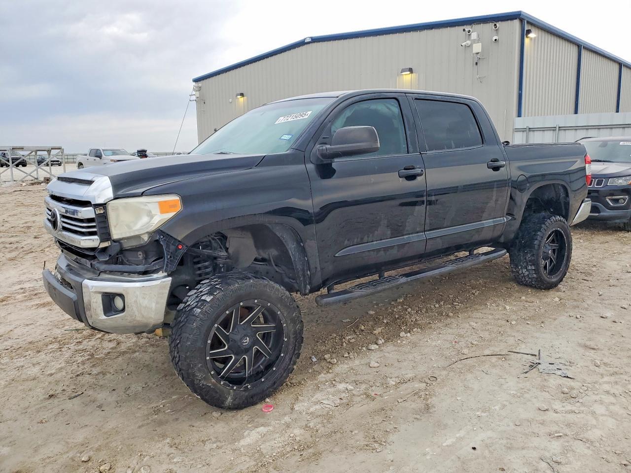 2016 Toyota Tundra Crewmax SR5