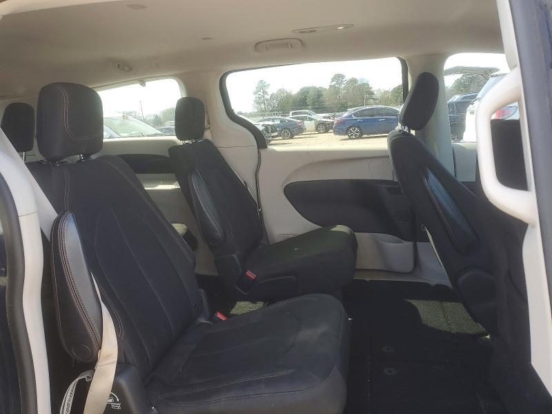 2017 Chrysler Pacifica lx